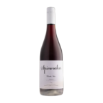 Pinot Noir 2022 - Spinnaker fles op witte achtergrond zonder schaduw