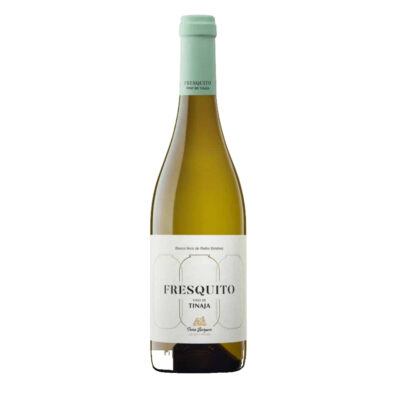 Fresquito Viño de Tinaja 2022 Pérez Barquero fles op witte achtergrond zonder schaduw
