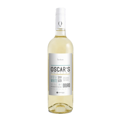 Oscar’s Douro White 2023 - Quevedo fles op witte achtergrond zonder schaduw
