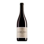 “Vom Schiefer” Pinot Noir – Fries fles op witte achtergrond zonder schaduw